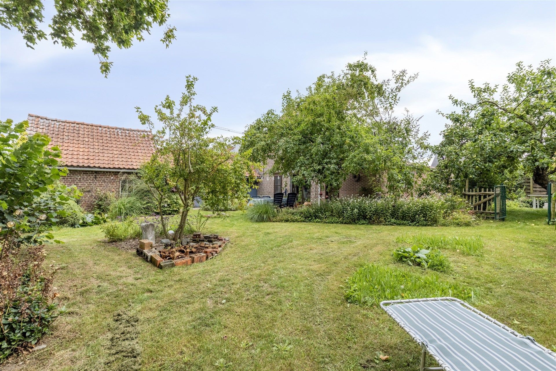 Ruime woning met groene tuin te koop in Oosterzele foto 21
