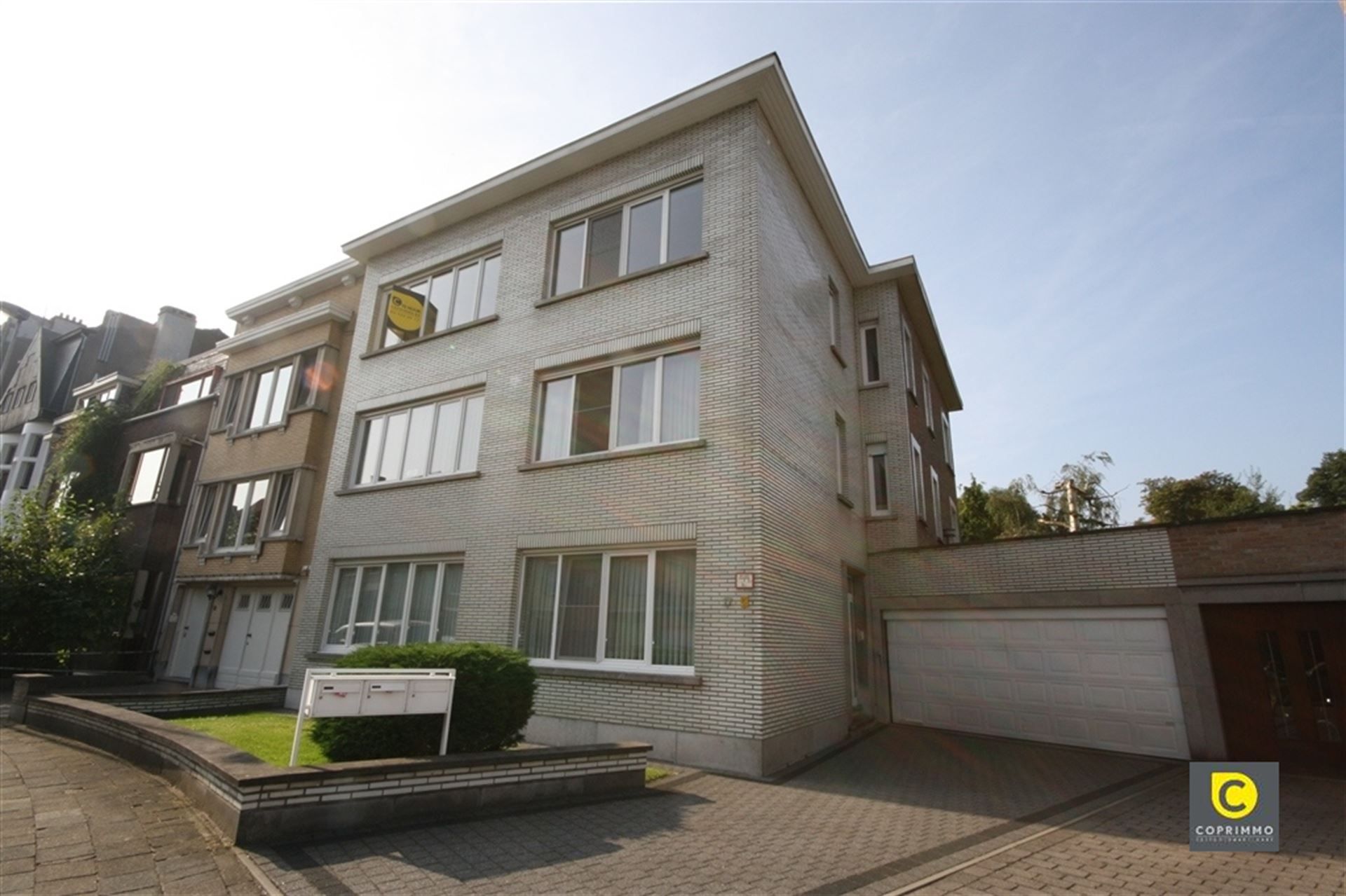 Ruim 3 slk app met terras! foto 17