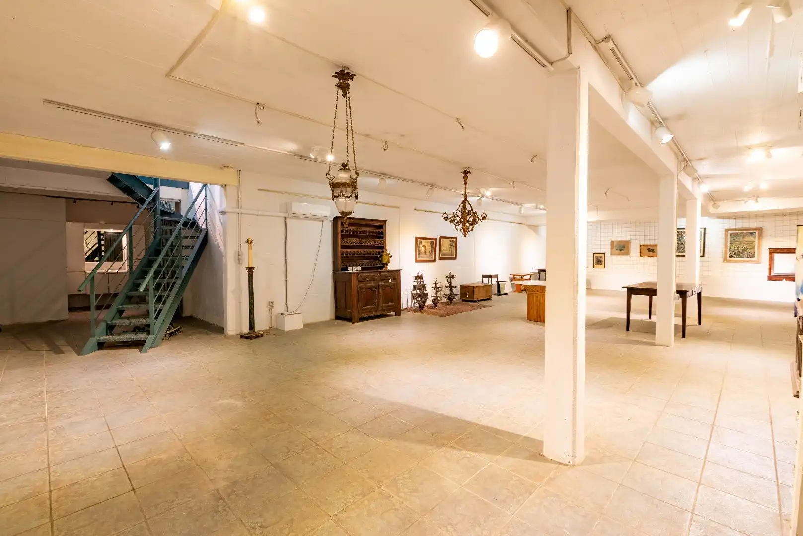 Ruim pand in de Steenhouwersvest foto 3