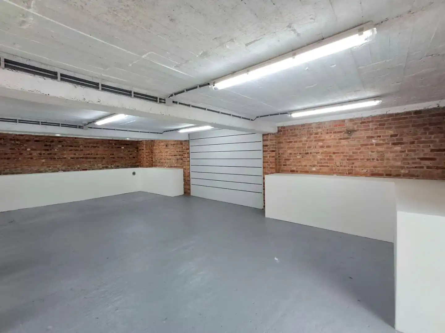 VEELZIJDIG HANDELSPAND IN HET CENTRUM VAN RUISELEDE foto 5