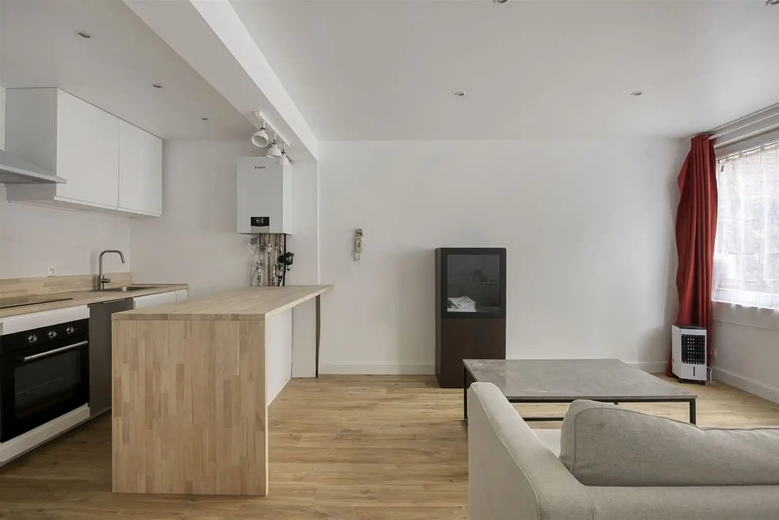 Instapklaar 1-kamer appartement met parking en tuin  foto 5