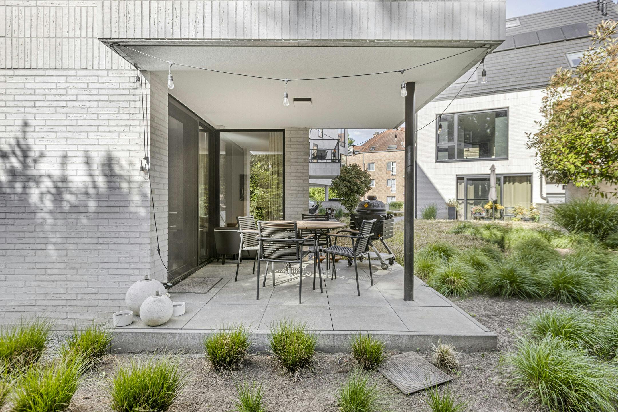 Lichtrijk & Luxueus gelijkvoersappartement in Genk foto 17