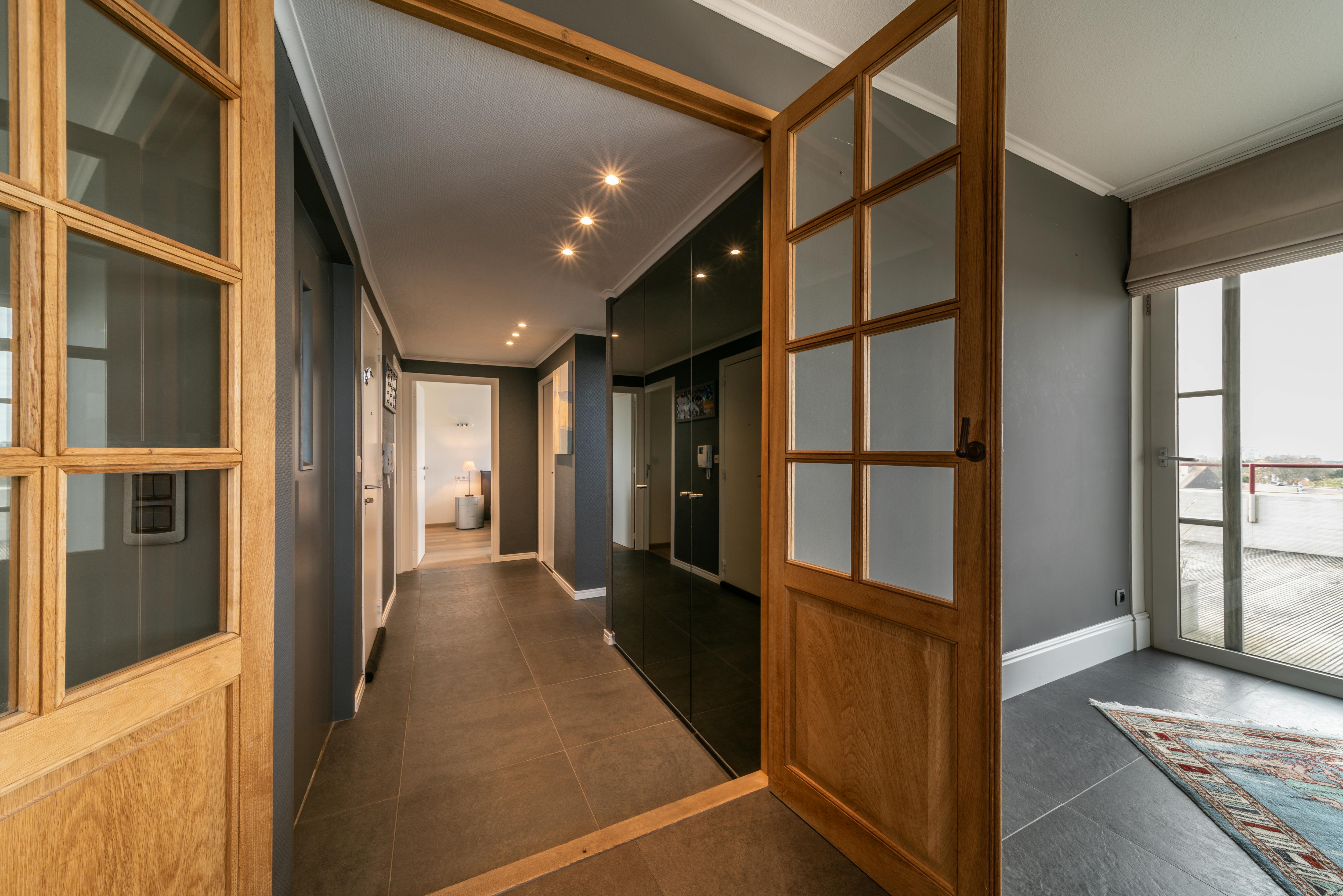 Penthouse met magnifiek zicht op de markt van De Panne foto 4