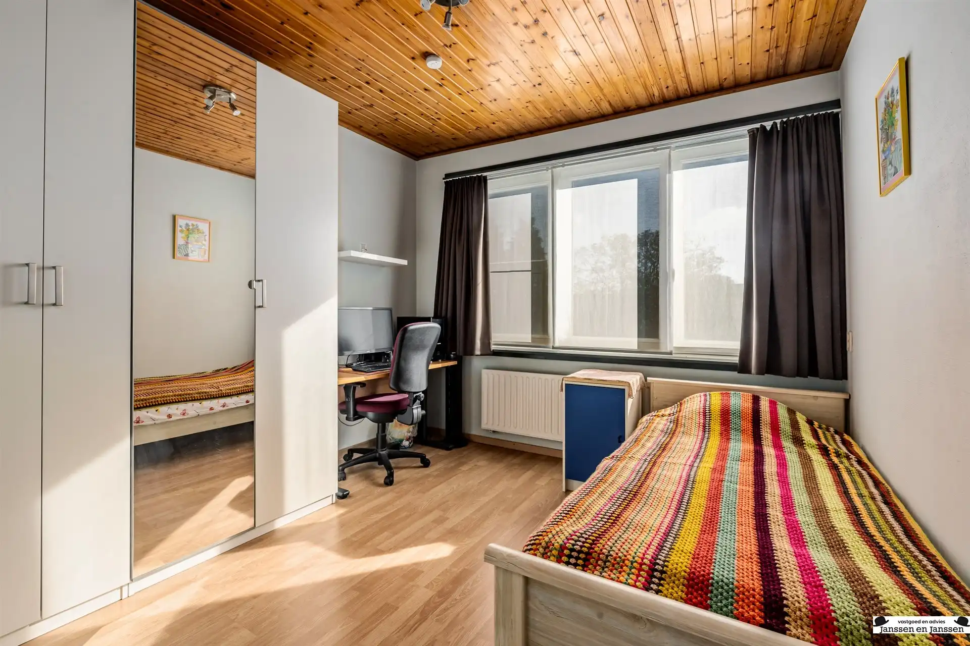 Instapklare bel-etage met 3 à 4 en twee garages! foto 16