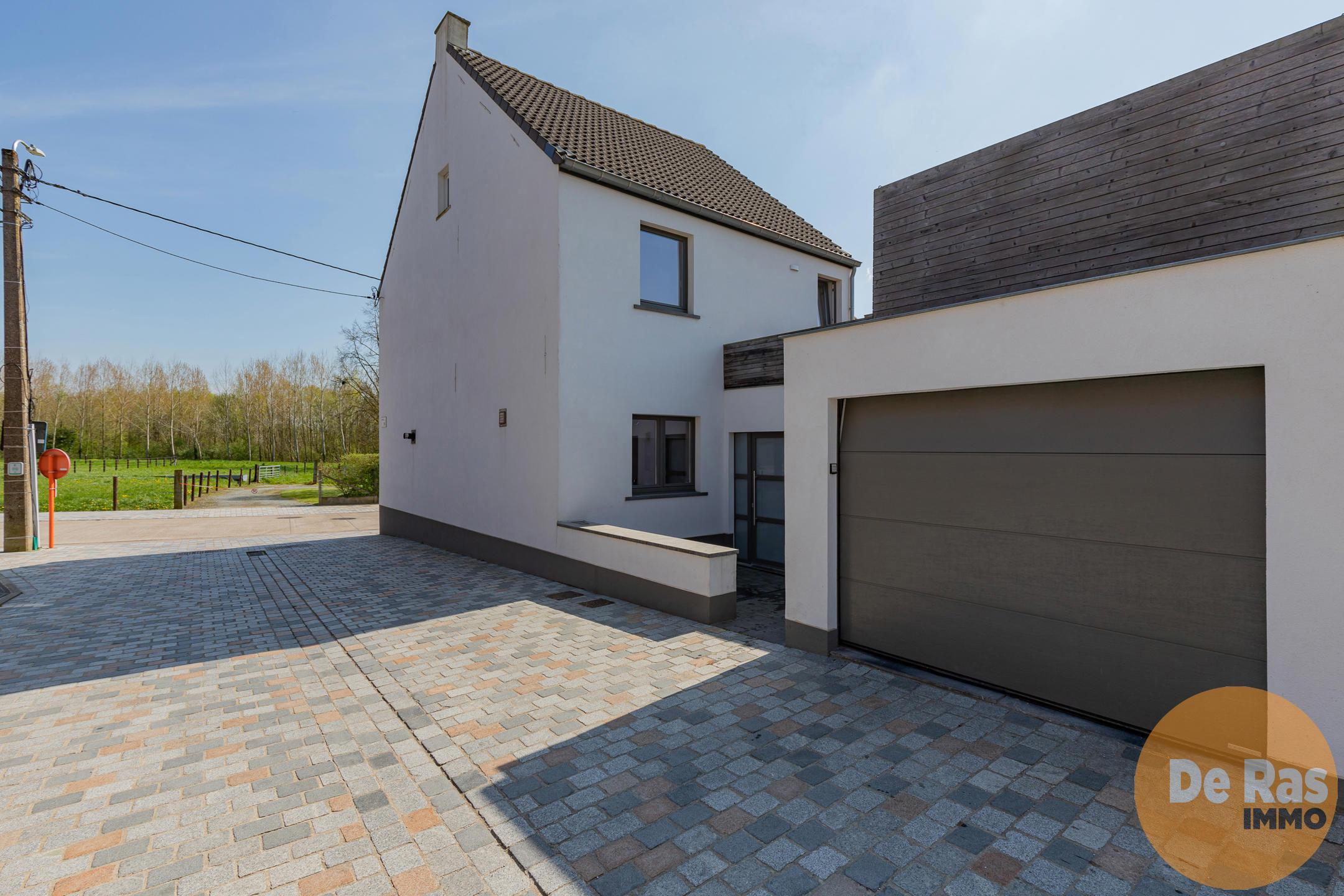 ZONNEGEM - Instapklare woning met zonneterras foto 23