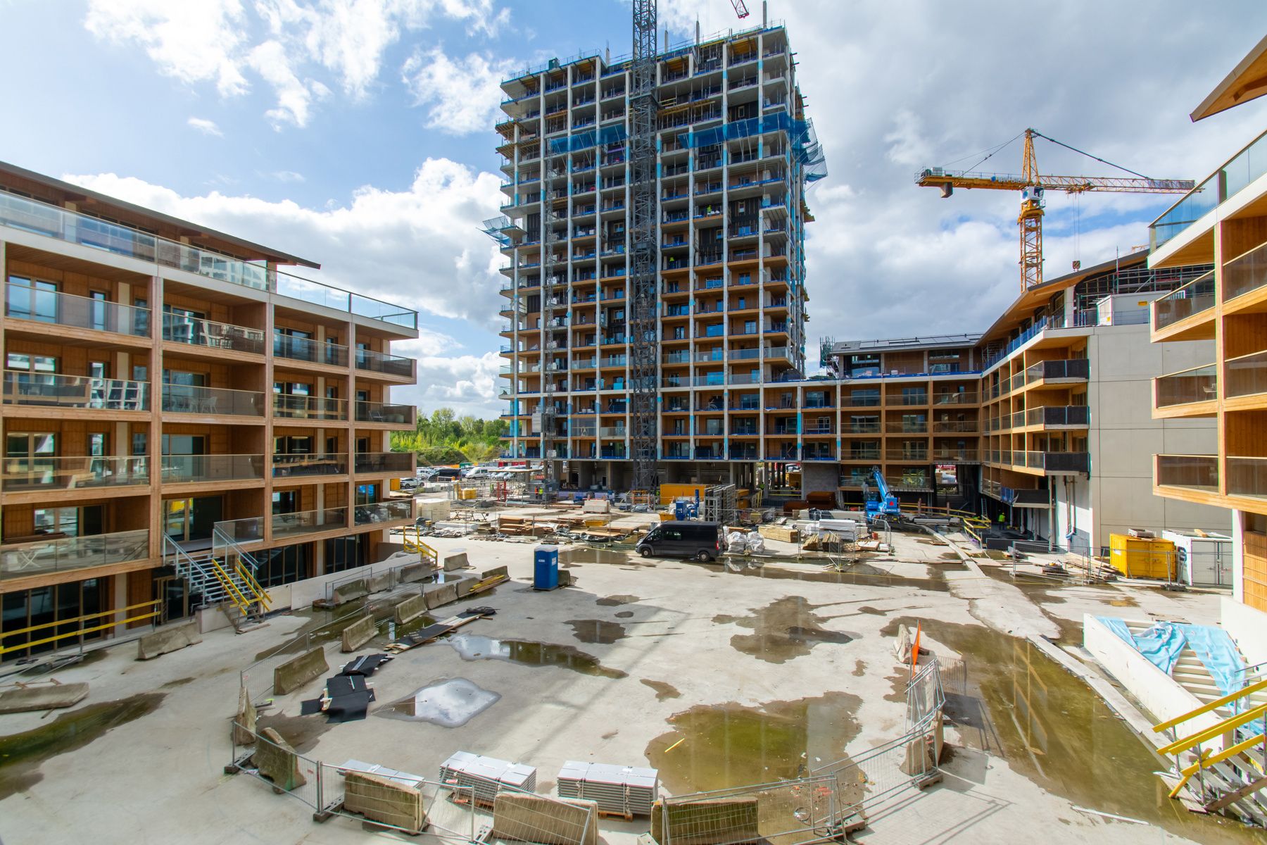 Gemeubeld 2 slpk (of 1 bureau) app. met mooi terrras foto 8