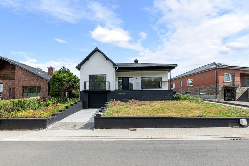 VOLLEDIG GERENOVEERDE BUNGALOW MET 3 SLAAPKAMERS EN EEN PRACHTIGE TUIN foto 2