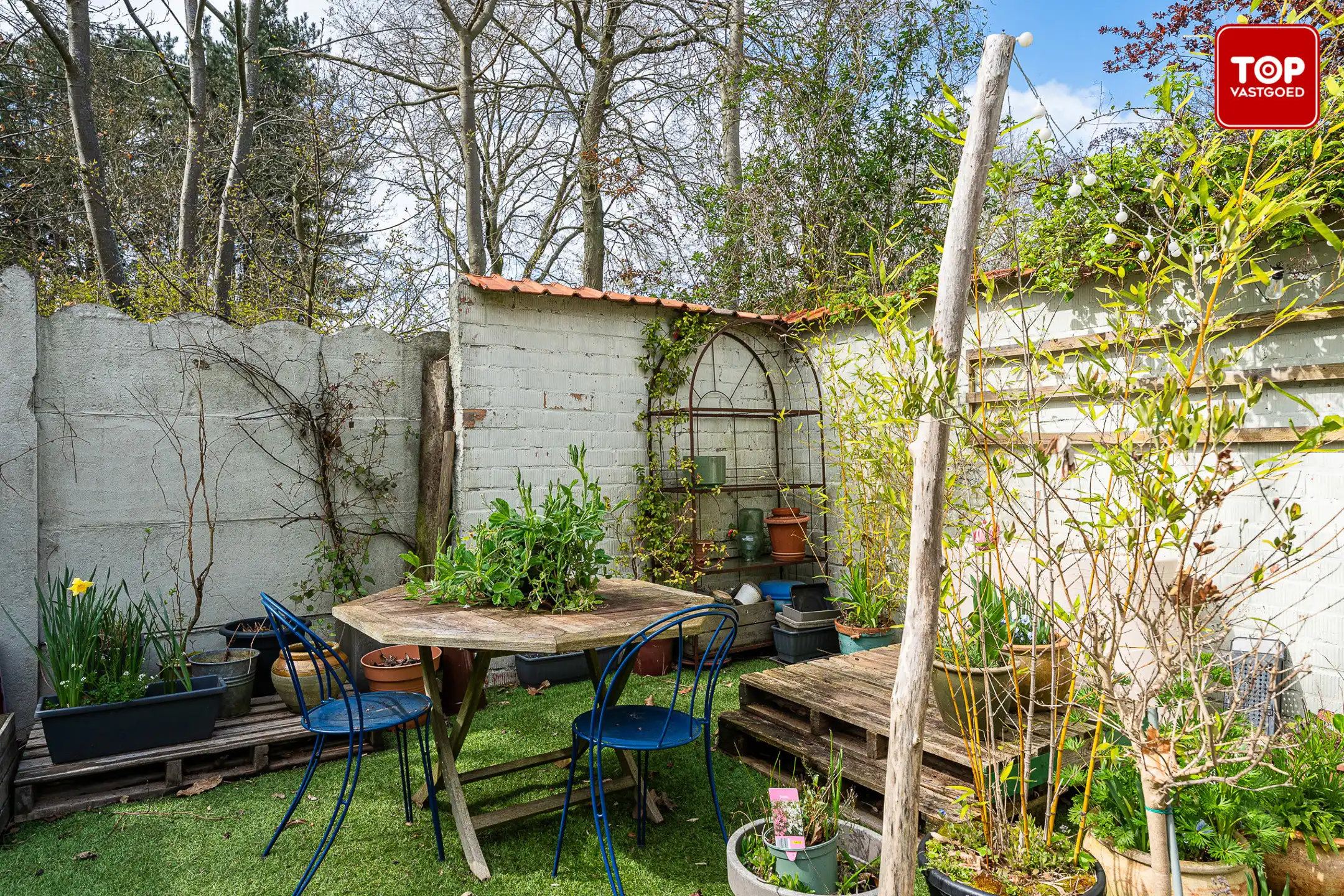 Op te frissen halfopen bebouwing met leuke tuin. foto 25