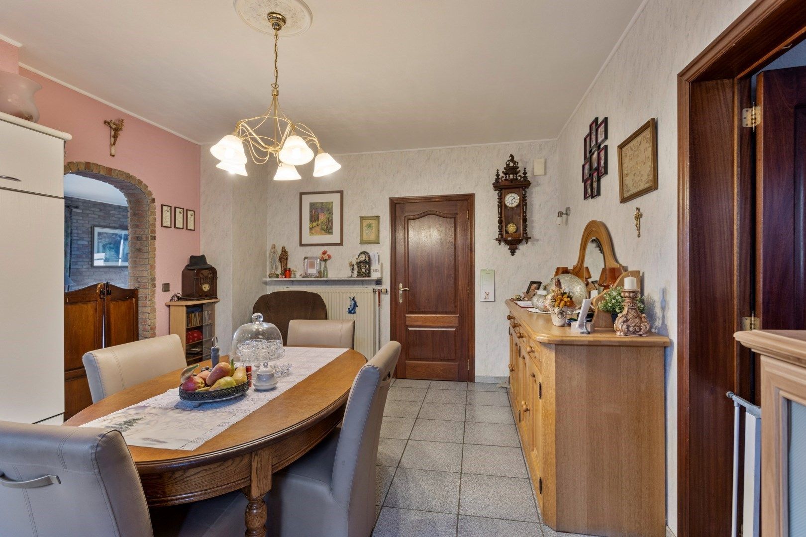 Charmante woning met veranda en mooie tuin in een rustige, landelijke omgeving foto 9