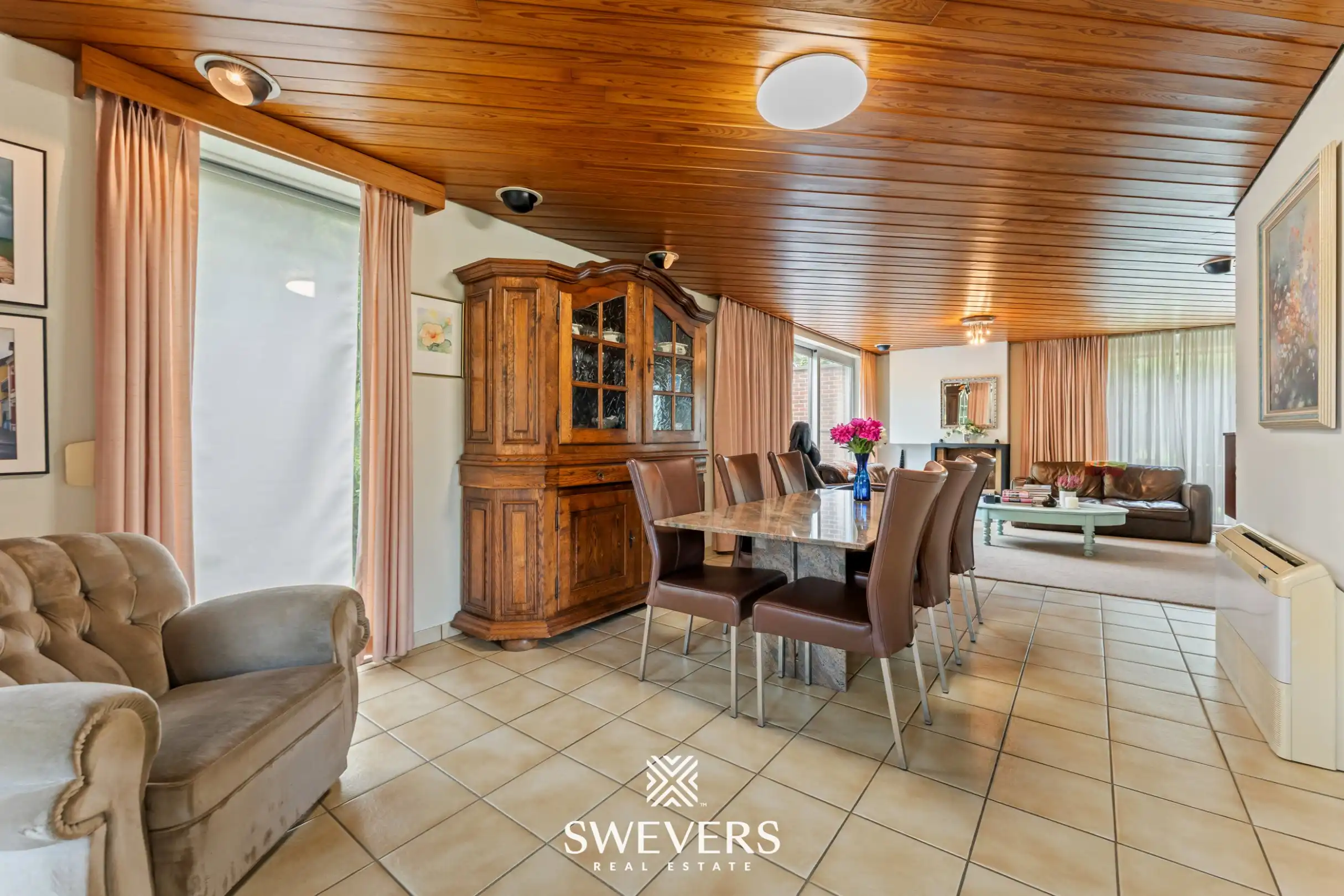 Uitstekend gelegen ruime gezinswoning met 4 slaapkamers te Genk foto 6