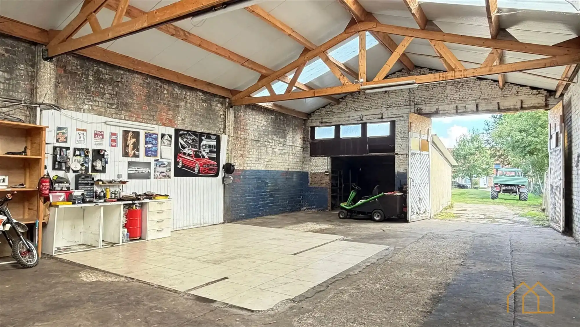 Hal van 200m² met tuin  foto 12