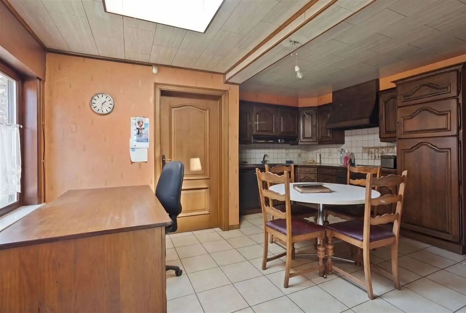 Woning met grote atelier(+/-205m²) te centrum Dworp foto 11