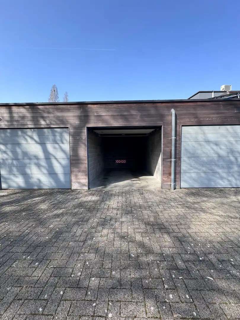 Garage te huur Emmalei 1 - 2930 Brasschaat