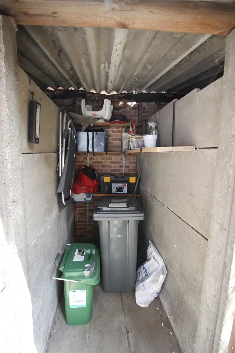 Recent gerenoveerd appartement op de tweede verdieping, met fietsenberging foto 11