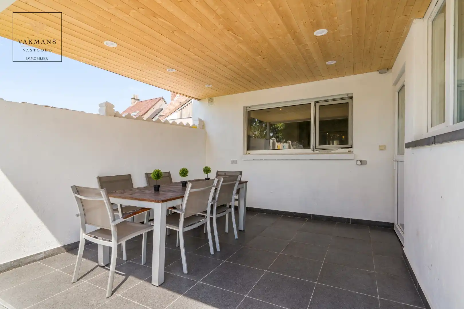 Ruime gezinswoning met 4 slaapkamers, tuin en eigen parkeerplaats. foto 27