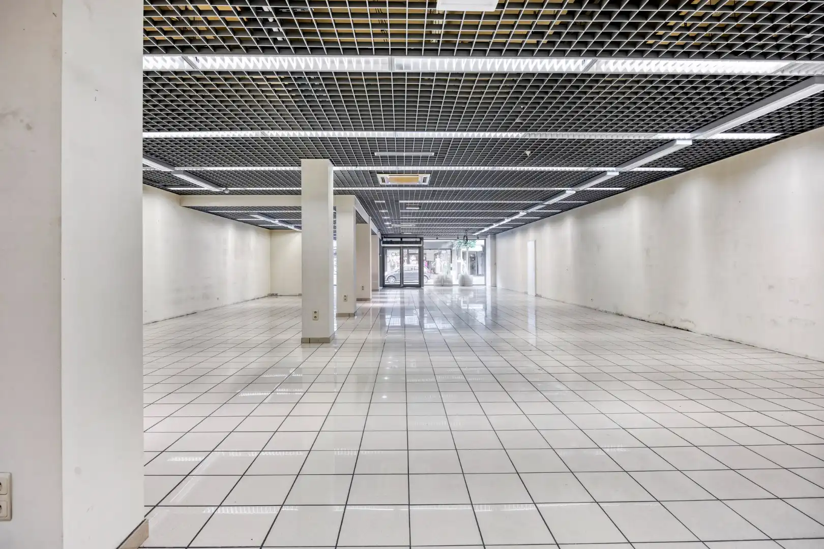 Commercieel pand in het centrum van Mol ! foto 4