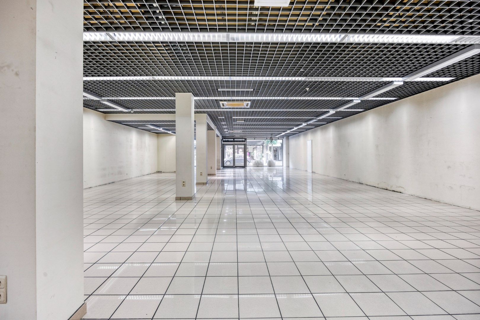 Commercieel pand in het centrum van Mol ! foto 4