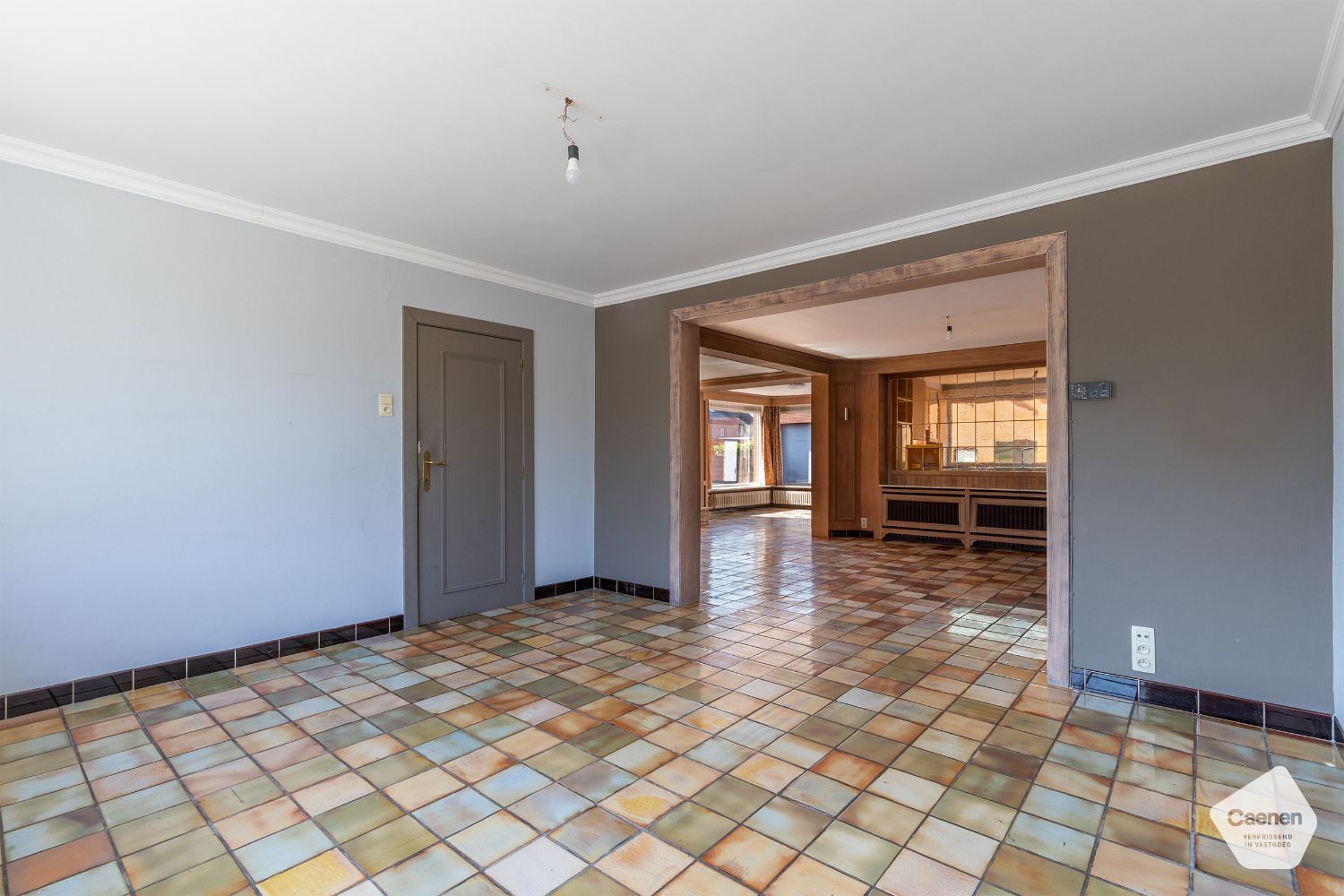 ZEER RUIME HALF-OPEN WONING met 4 slaapkamers en LOODS van 240m² foto 7