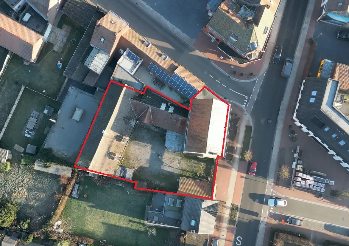 Zeer grondig te renoveren gebouw boordevol karakter foto 2