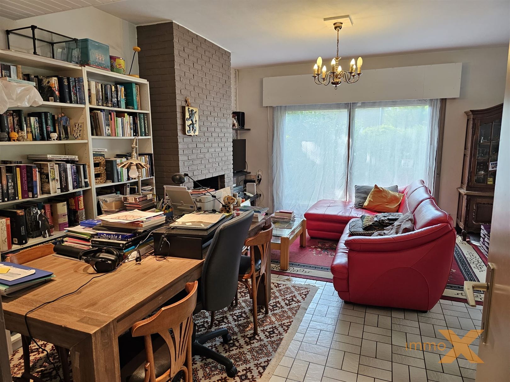 GEZELLIGE SEVENTIES WONING MET GARAGE EN TUINTJE foto 2