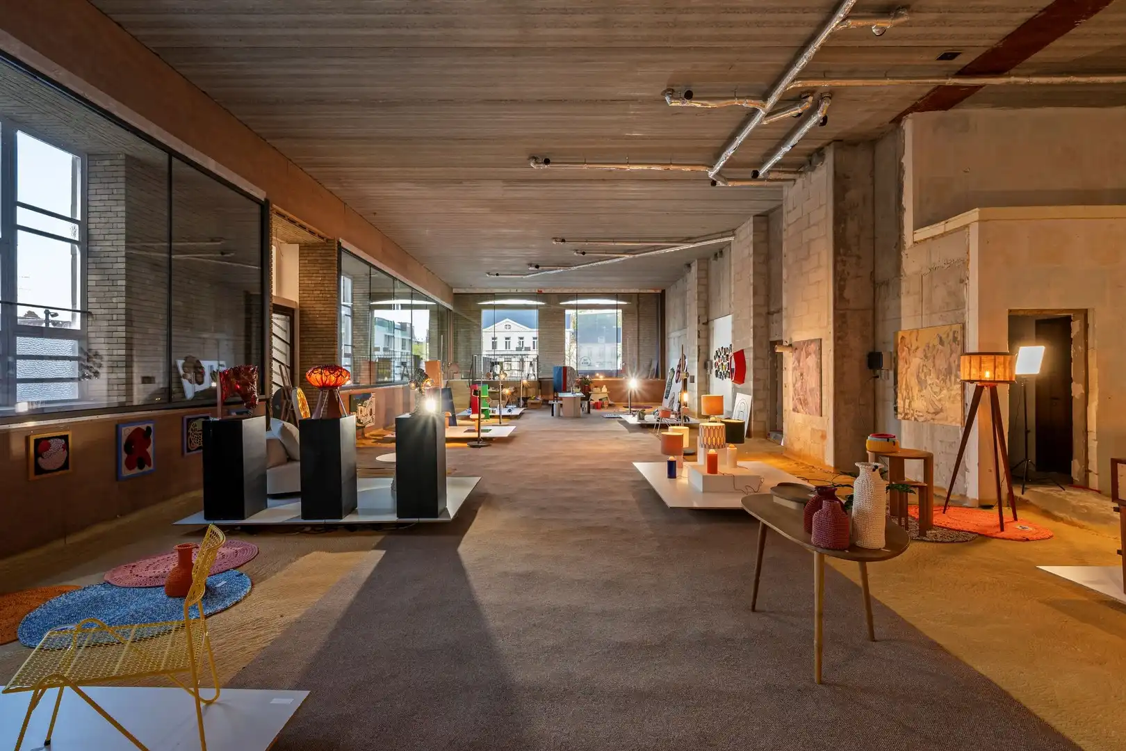 Unieke casco handelsruimte van 275m² met terras op een topligging aan de Broeltorens in Kortrijk foto 5