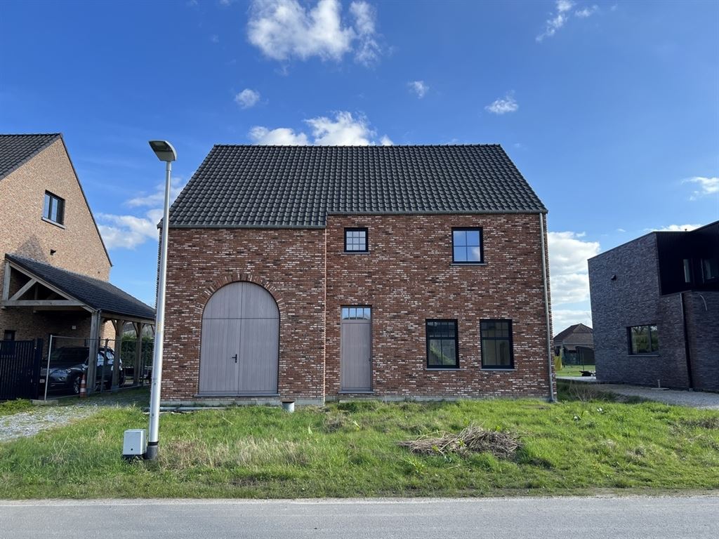 Zeer ruime nieuwbouwwoning, nog verder af te werken foto 1