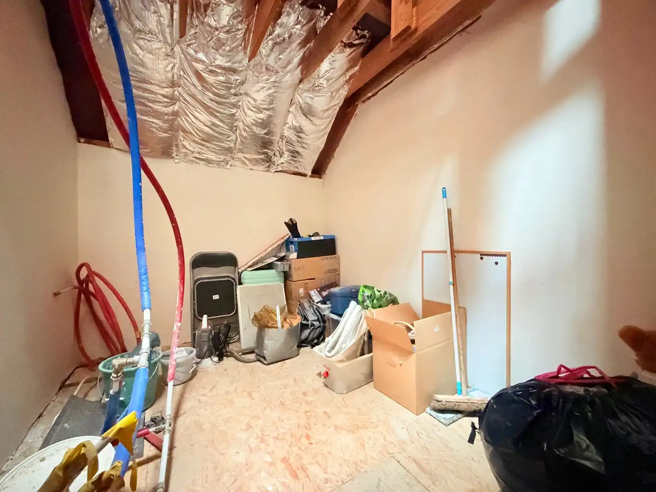 Ruime woning met  4 slaapkamers en gezellige tuin foto 15