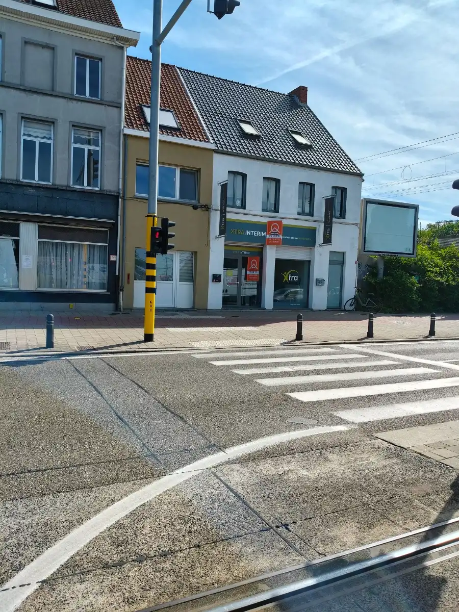 Instapklaar handel/kantoor ruimte met veel visibiliteit foto 17