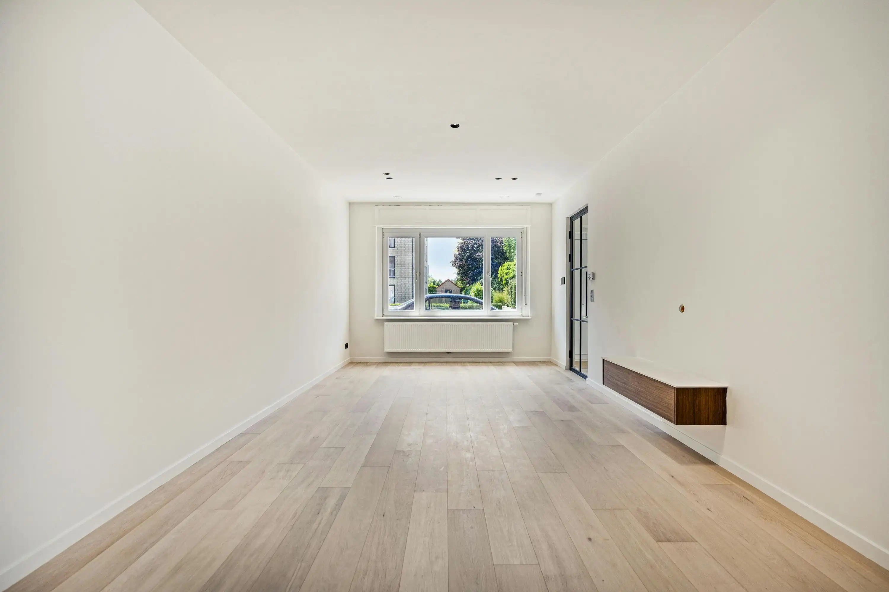 Gerenoveerde gezinswoning met vijf slaapkamers te Merelbeke foto 2