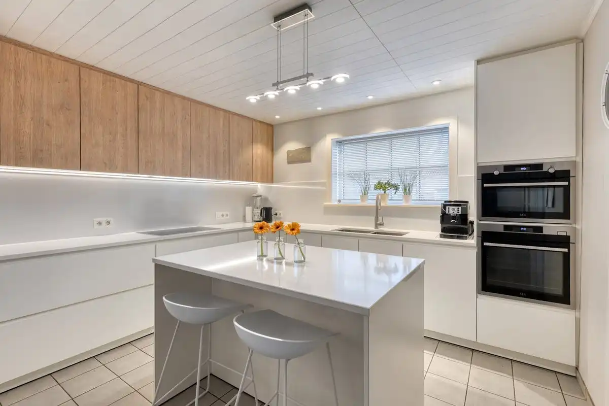 Instapklaar huis met 4 slaapkamers te koop in Anzegem foto 3