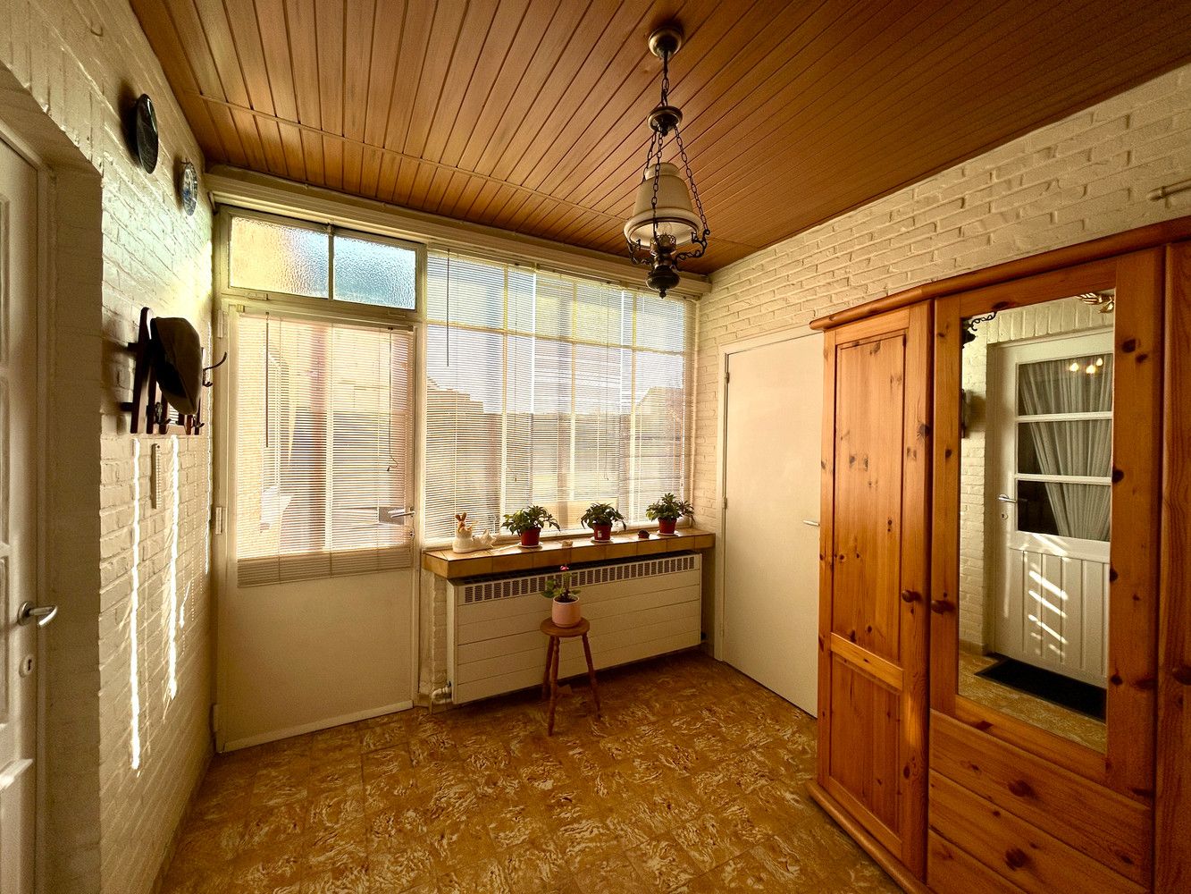 Degelijke, te renoveren half open bebouwing op ruim perceel. foto 12