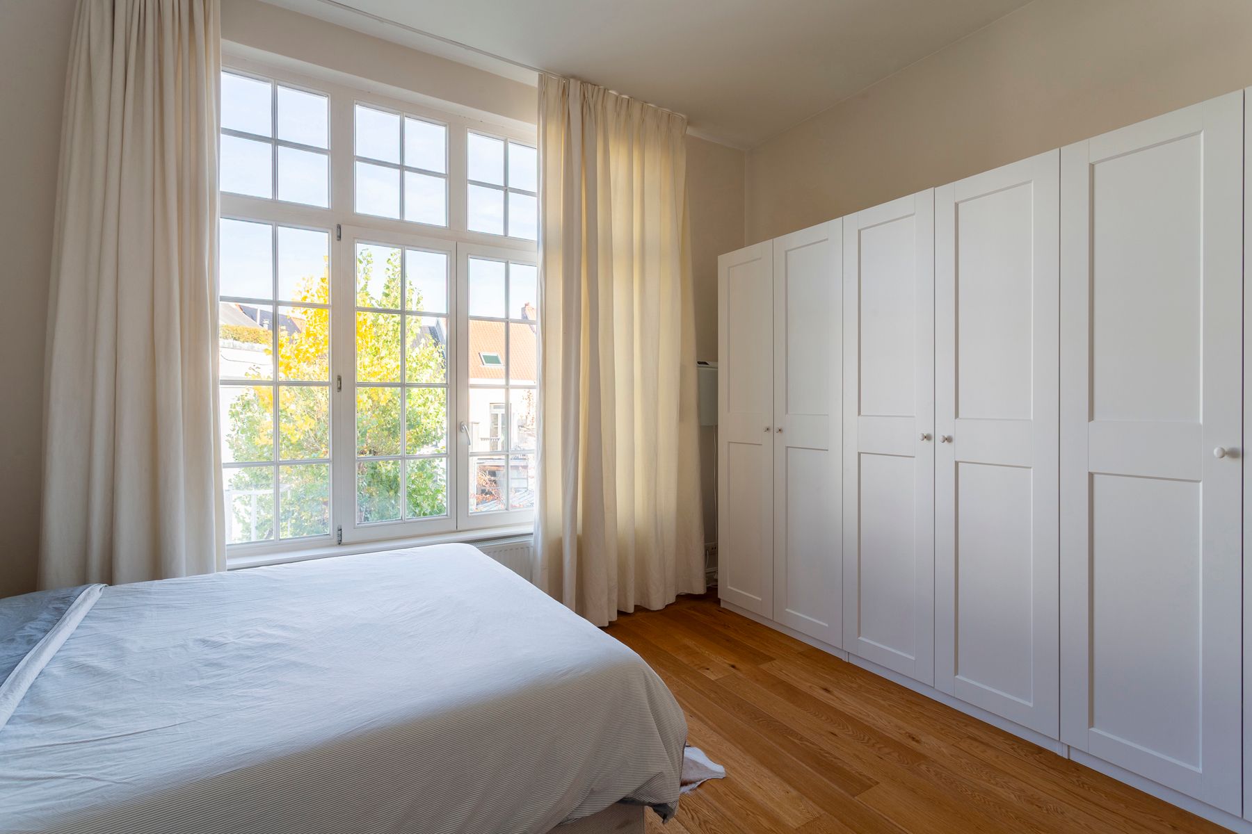 Licht en ruim bemeubeld appartement in hartje Zuid-Antwerpen foto 13