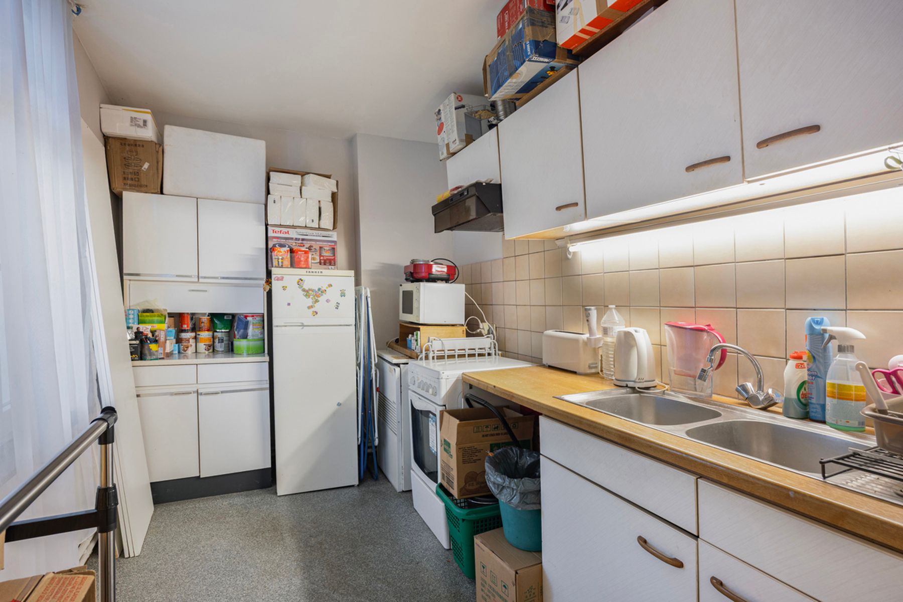 Uniek gelegen handelspand met woning foto 12