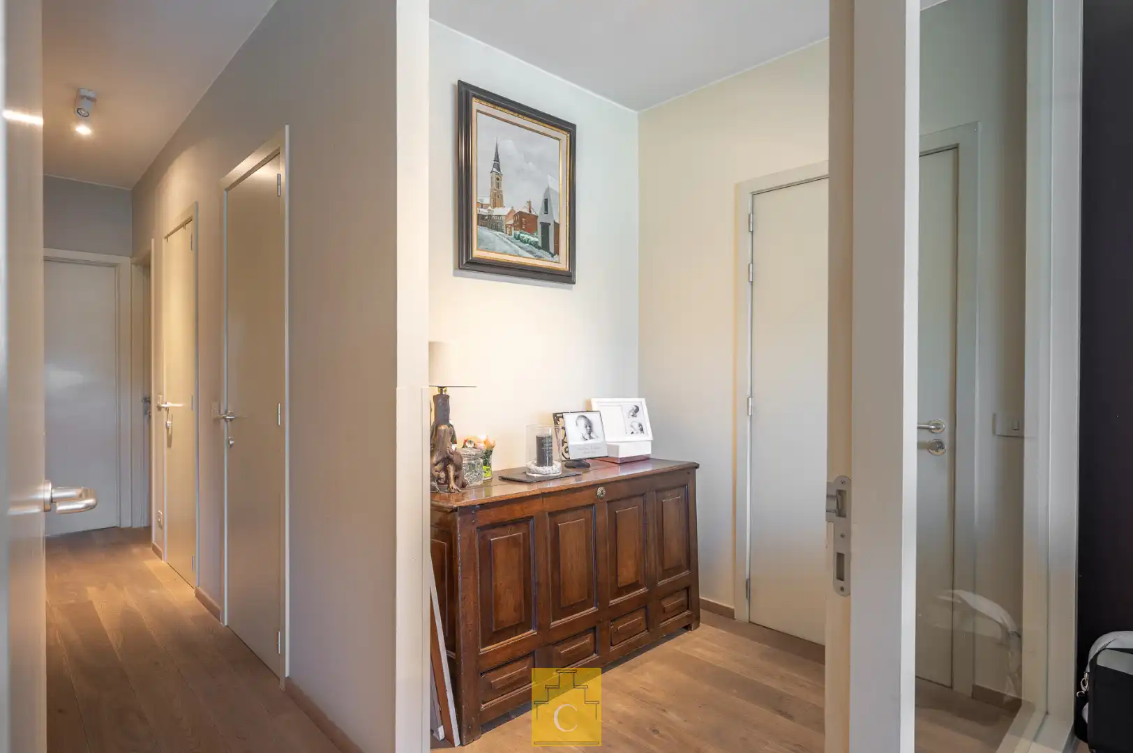 Appartement met subliem zicht, autostandplaats, 2  zonneterrassen, ruime privé-kelder, vooraan St Kruis foto 2