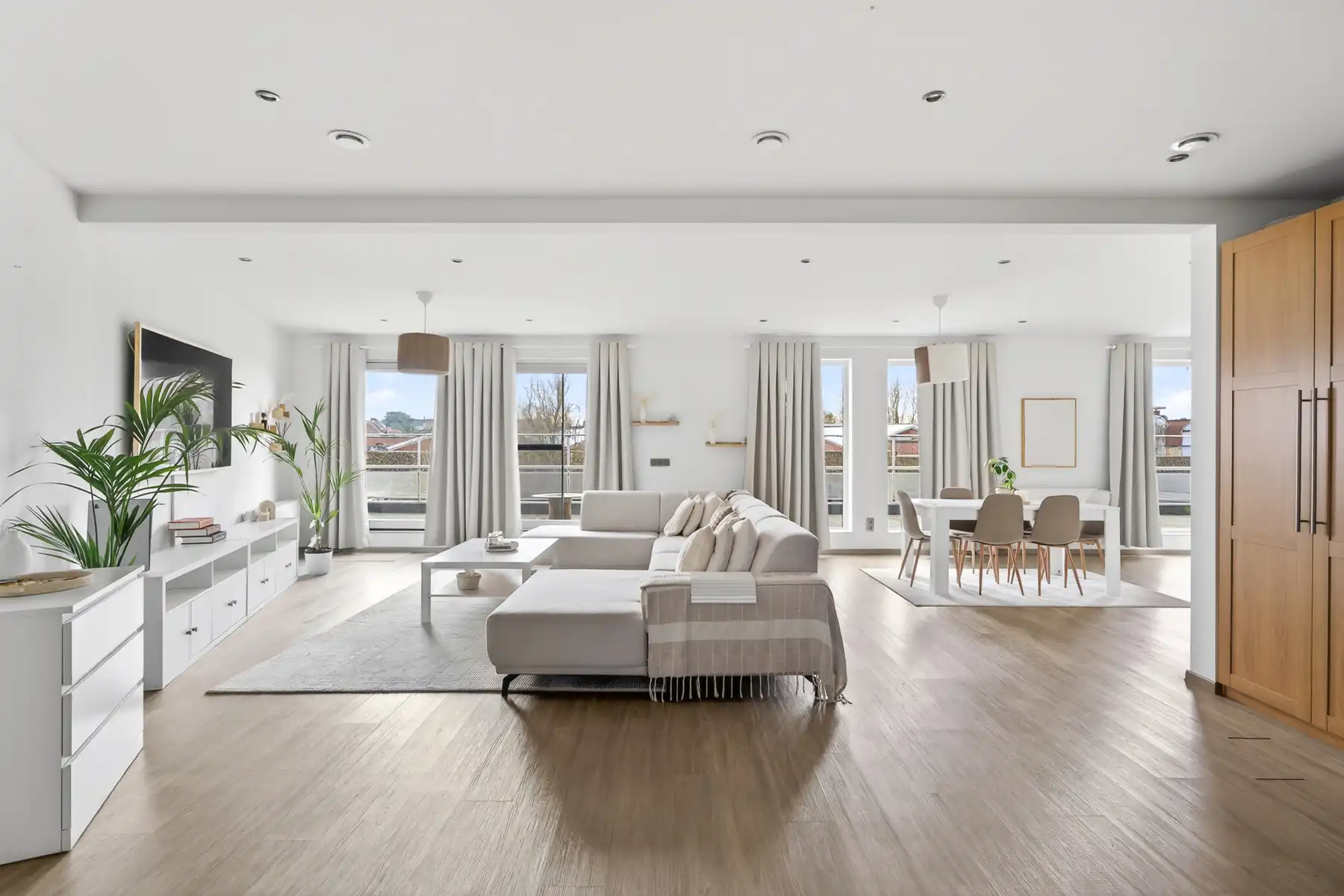 Wonen & werken: appartement met magazijn in Ronse foto {{pictureIndex}}