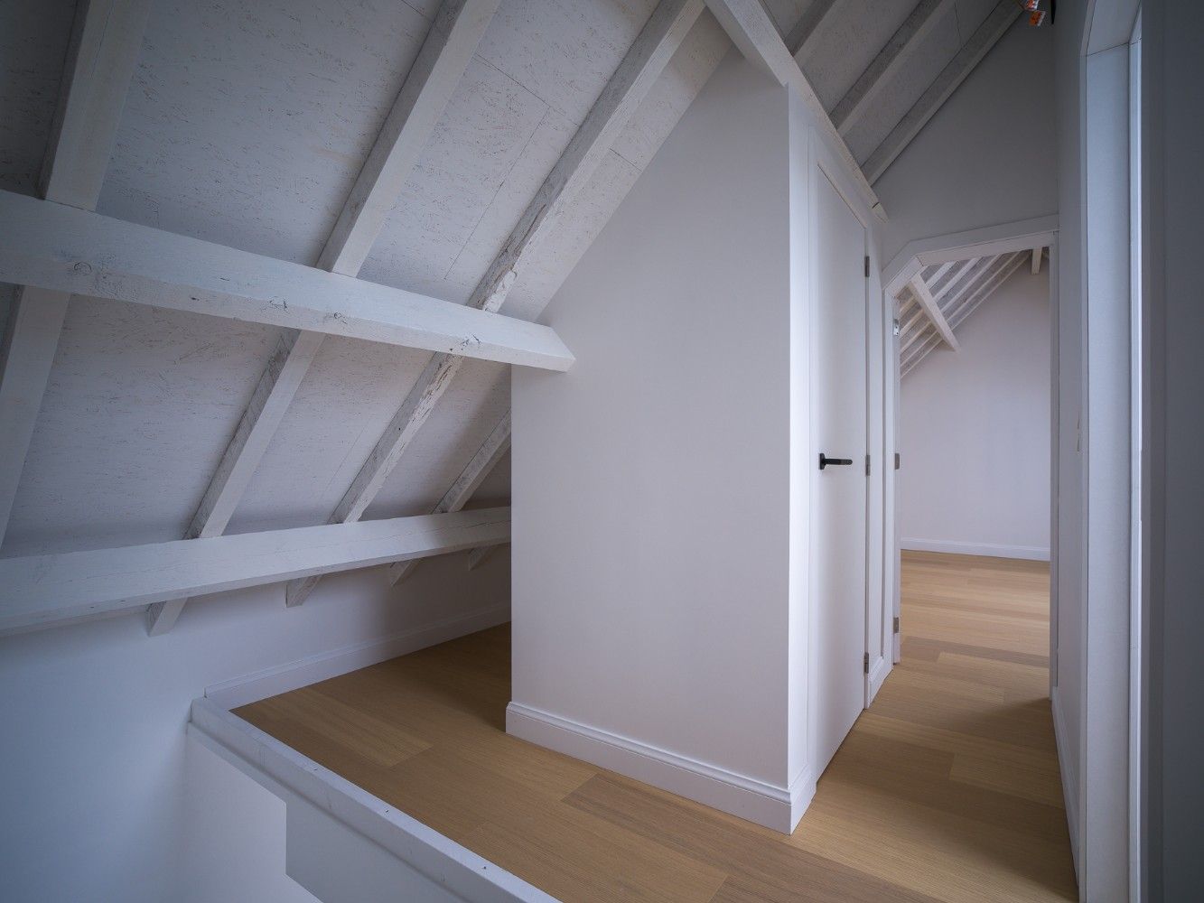 Prachtig gerenoveerde woning met 3 slpk. en tuin foto 20