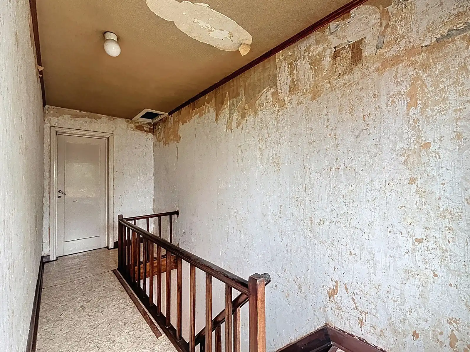 Mooi gelegen, Te renoveren Stadswoning met 3 SLPK én Tuin! foto 17