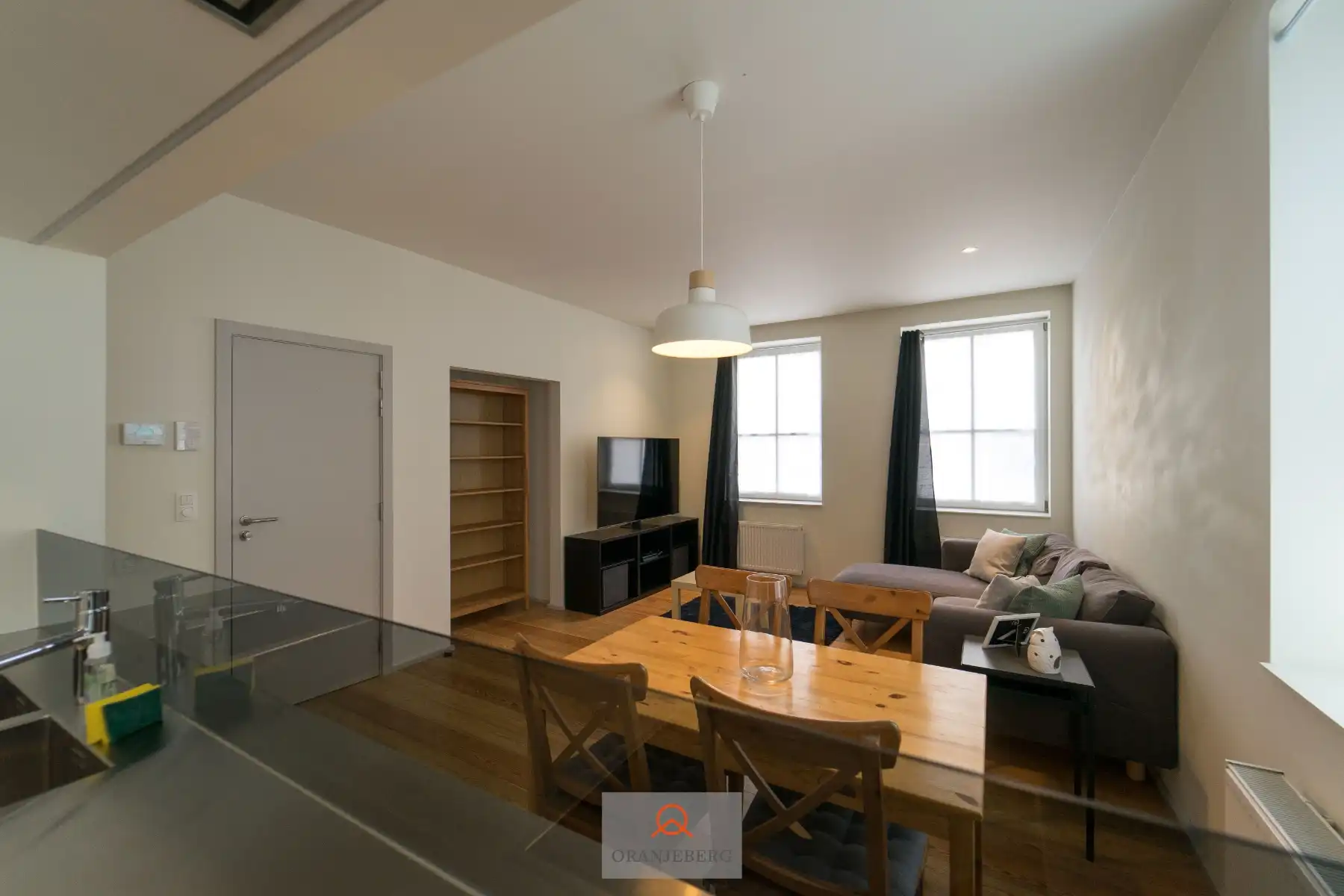 Prachtig gerenoveerd 2 slaapkamerappartement vlakbij de Vrijdagmarkt foto 10