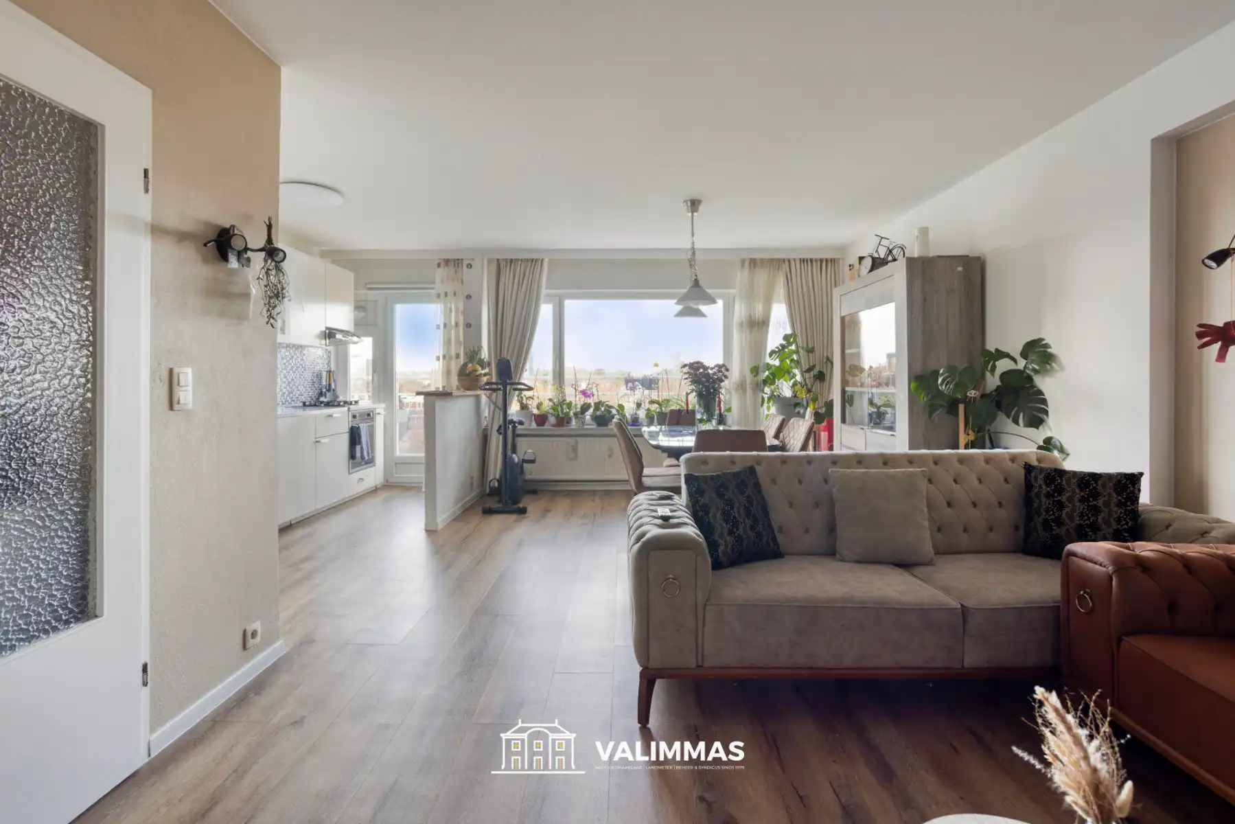 Gerenoveerd en comfortabel appartement met terras en kelder foto 4