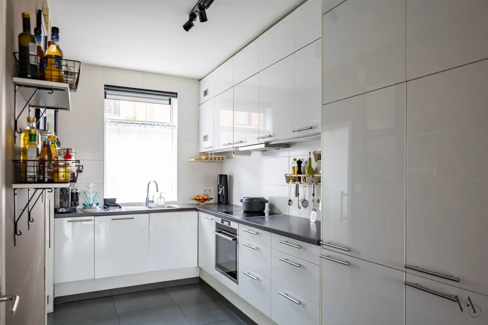 Energiezuinige rijwoning met 4 slaapkamers en tuintje foto 3