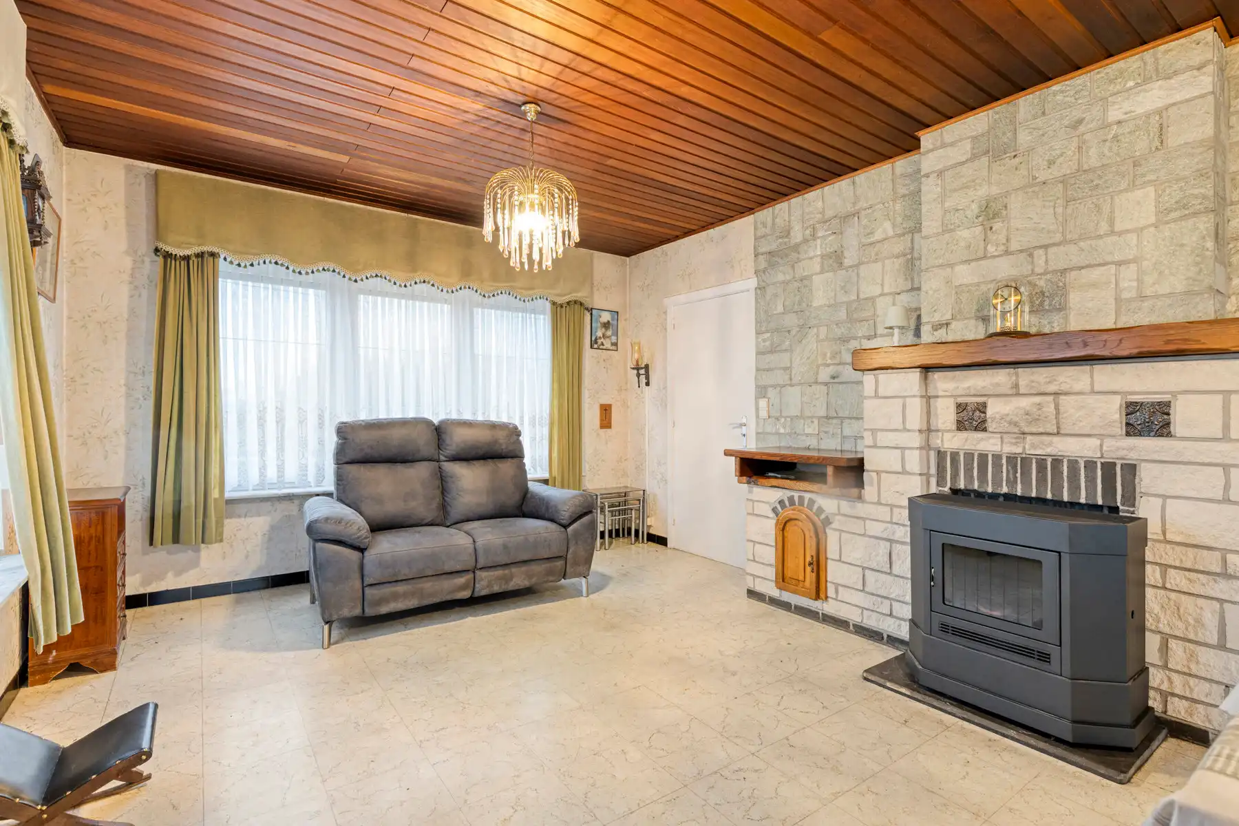 Op te frissen bungalow gelegen in het landelijke Meldert foto 5