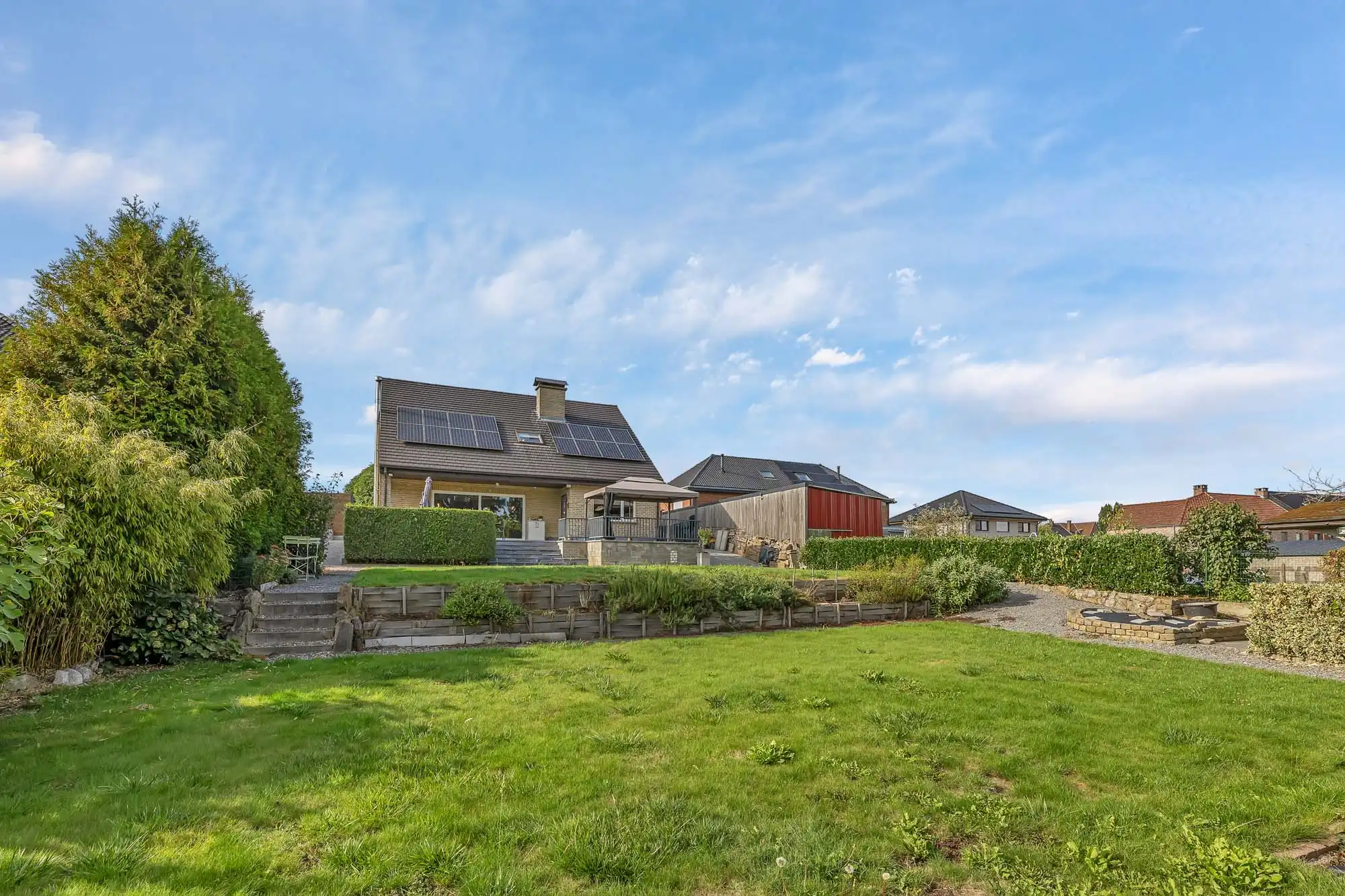 Goed onderhouden villa op groot perceel met 4 slaapkamers foto 17