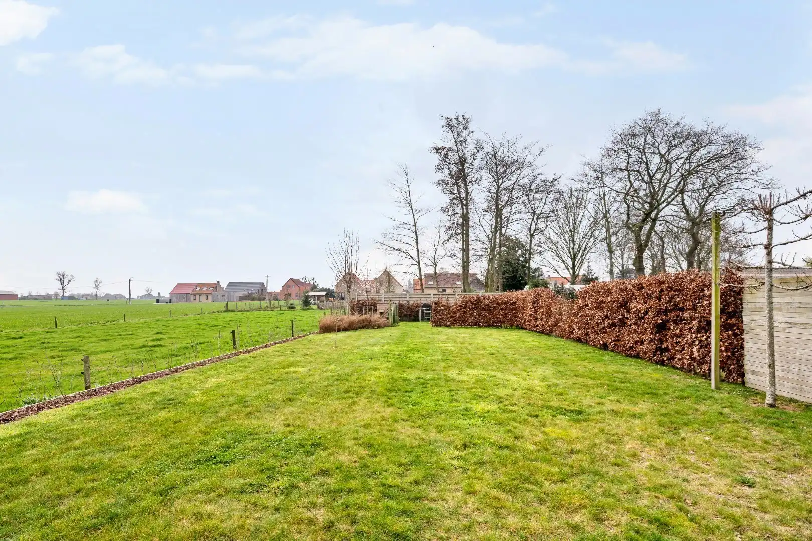 Recente en energiezuinige woning met 3 slaapkamers, ruime garage en tuin. foto 16