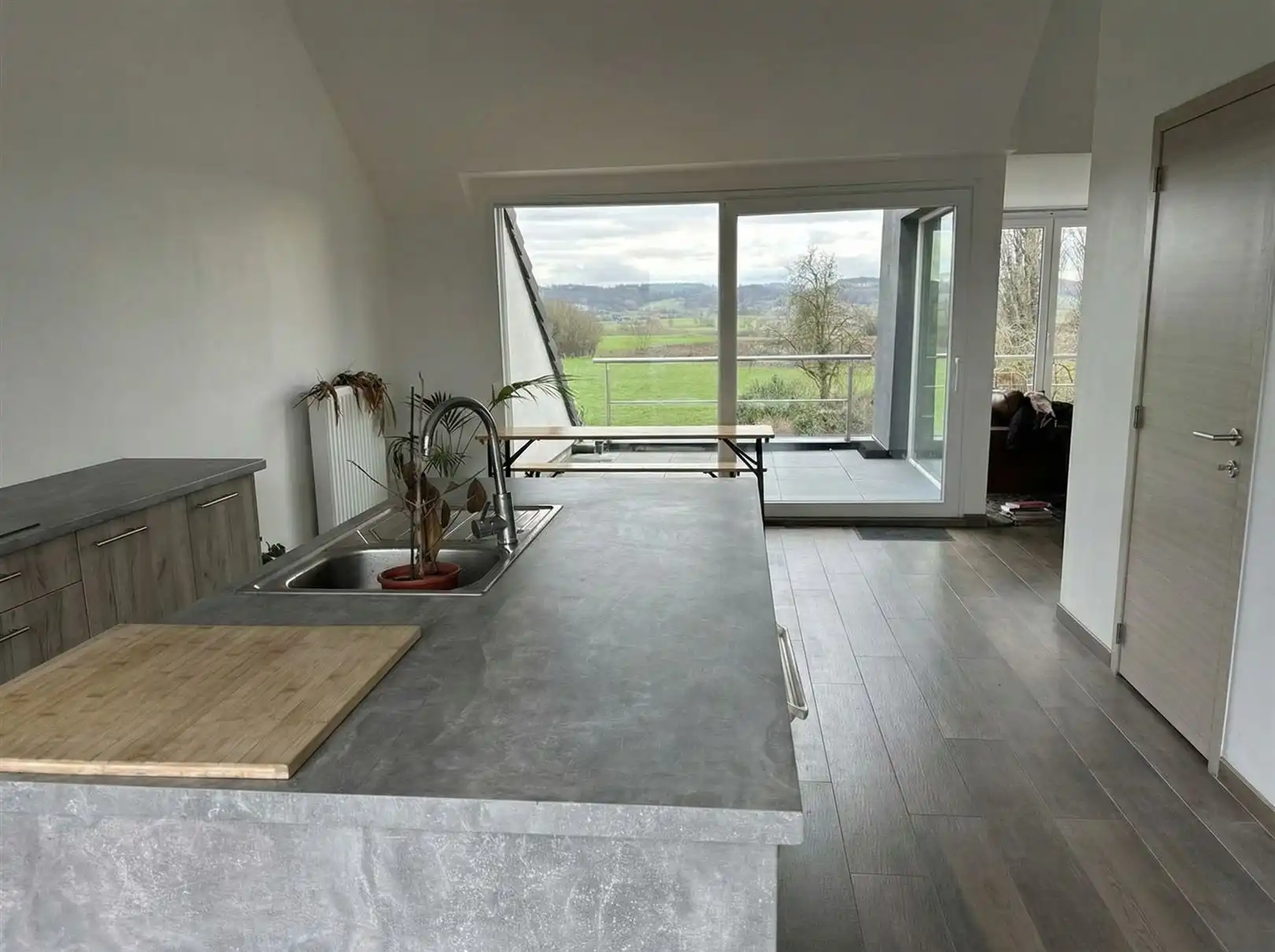 Instapklaar 2-slpk appartement te huur  foto 3