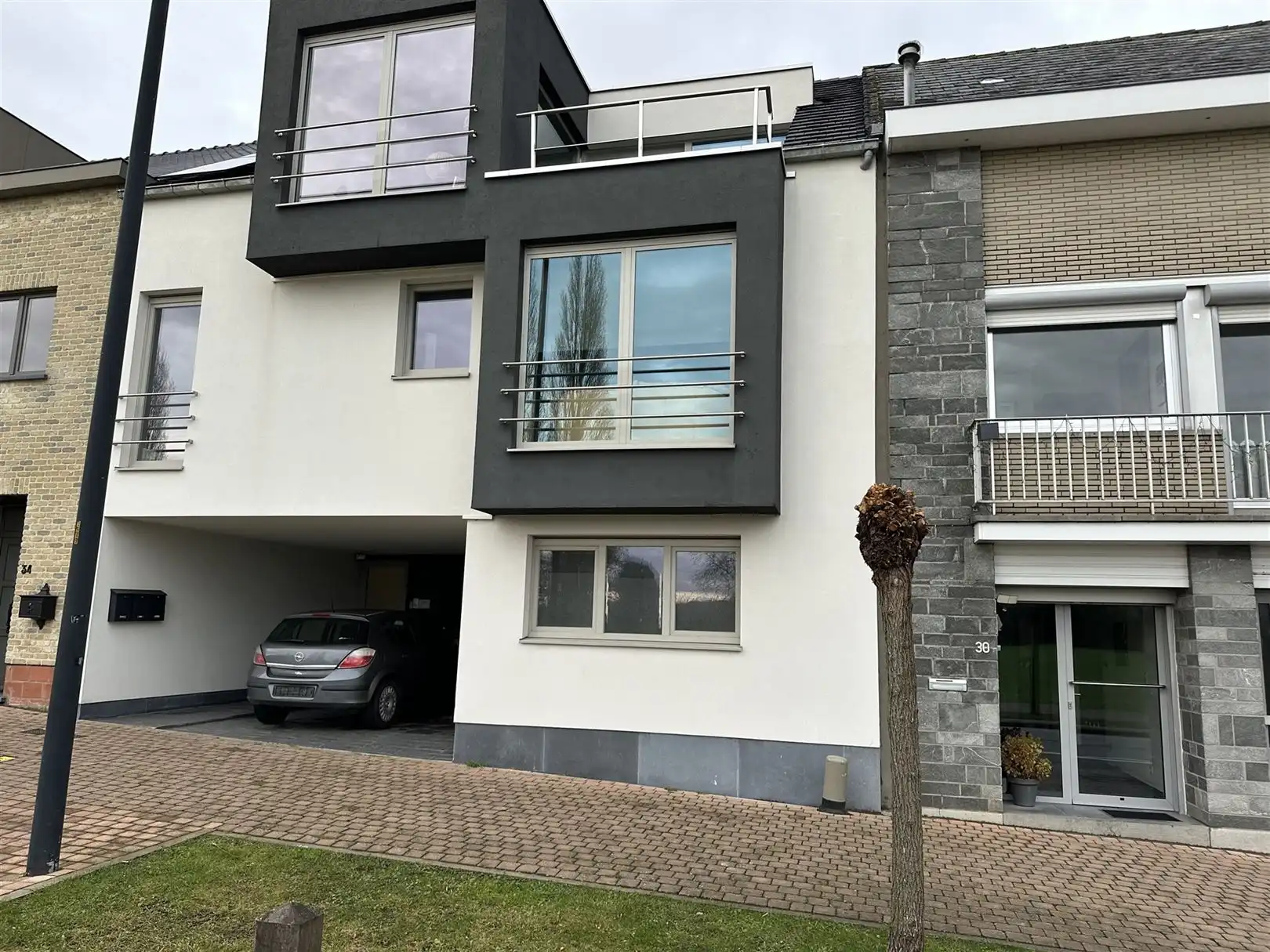 Instapklaar 2-slpk appartement te huur  foto 3