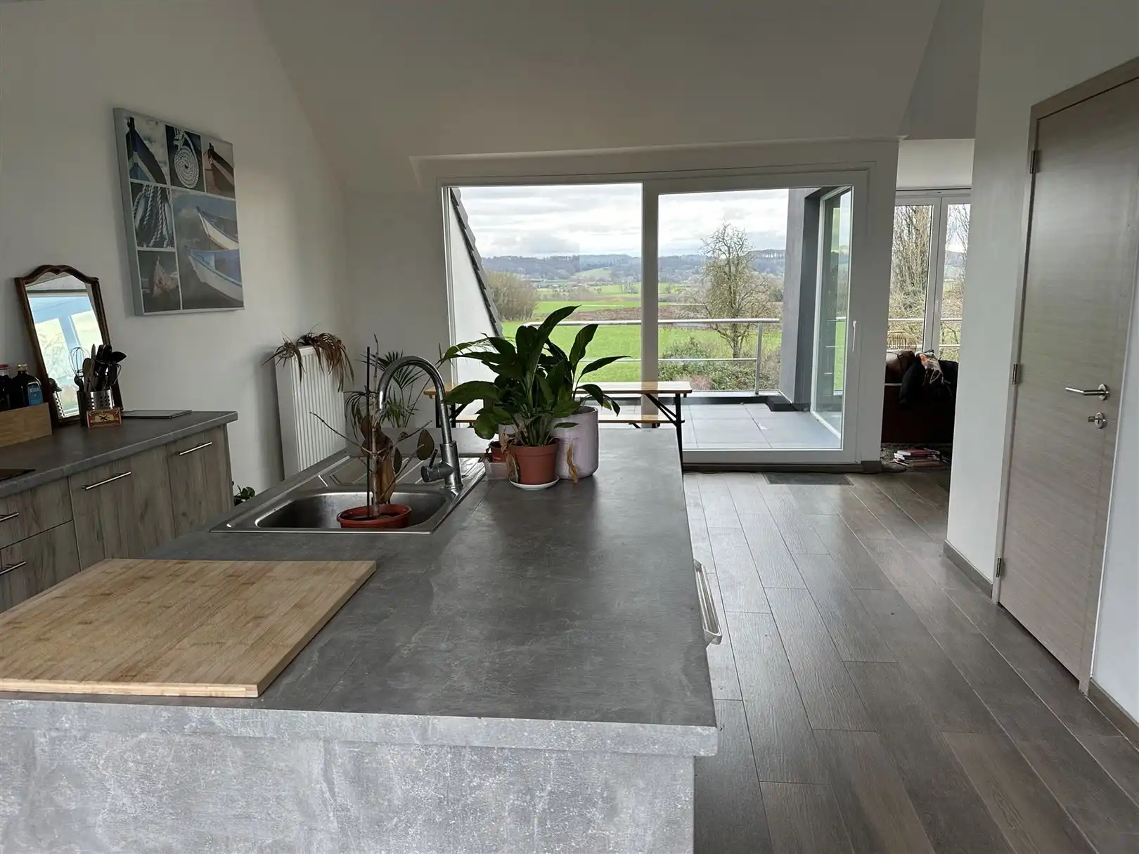 Instapklaar 2-slpk appartement te huur  foto 3