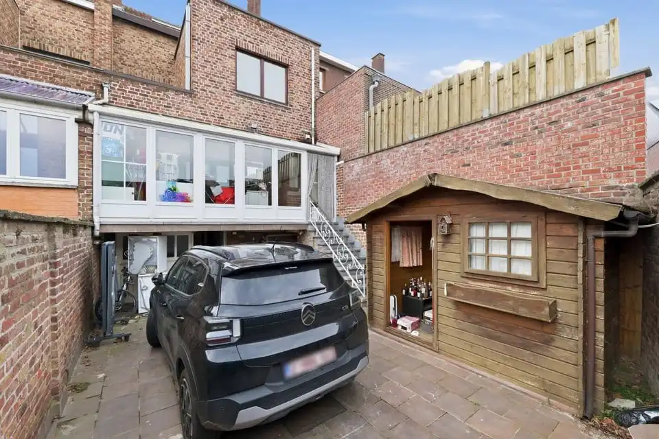 RUIME EN LICHTRIJKE GEZINSWONING MET GARAGE, TERRAS EN SAUNA IN TONGEREN foto 30