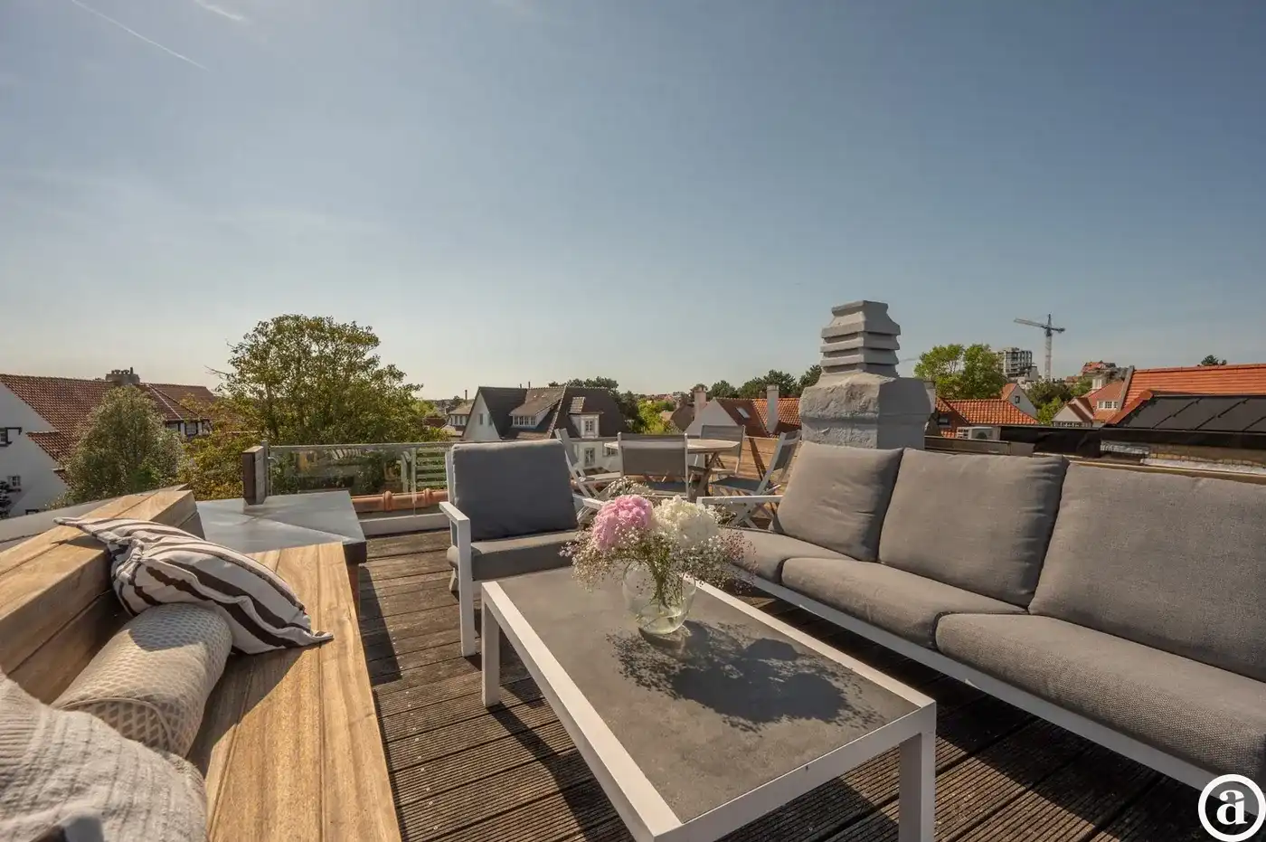 Charmante woning vlakbij Dominicanenkerkje in hartje Zoute. foto 8