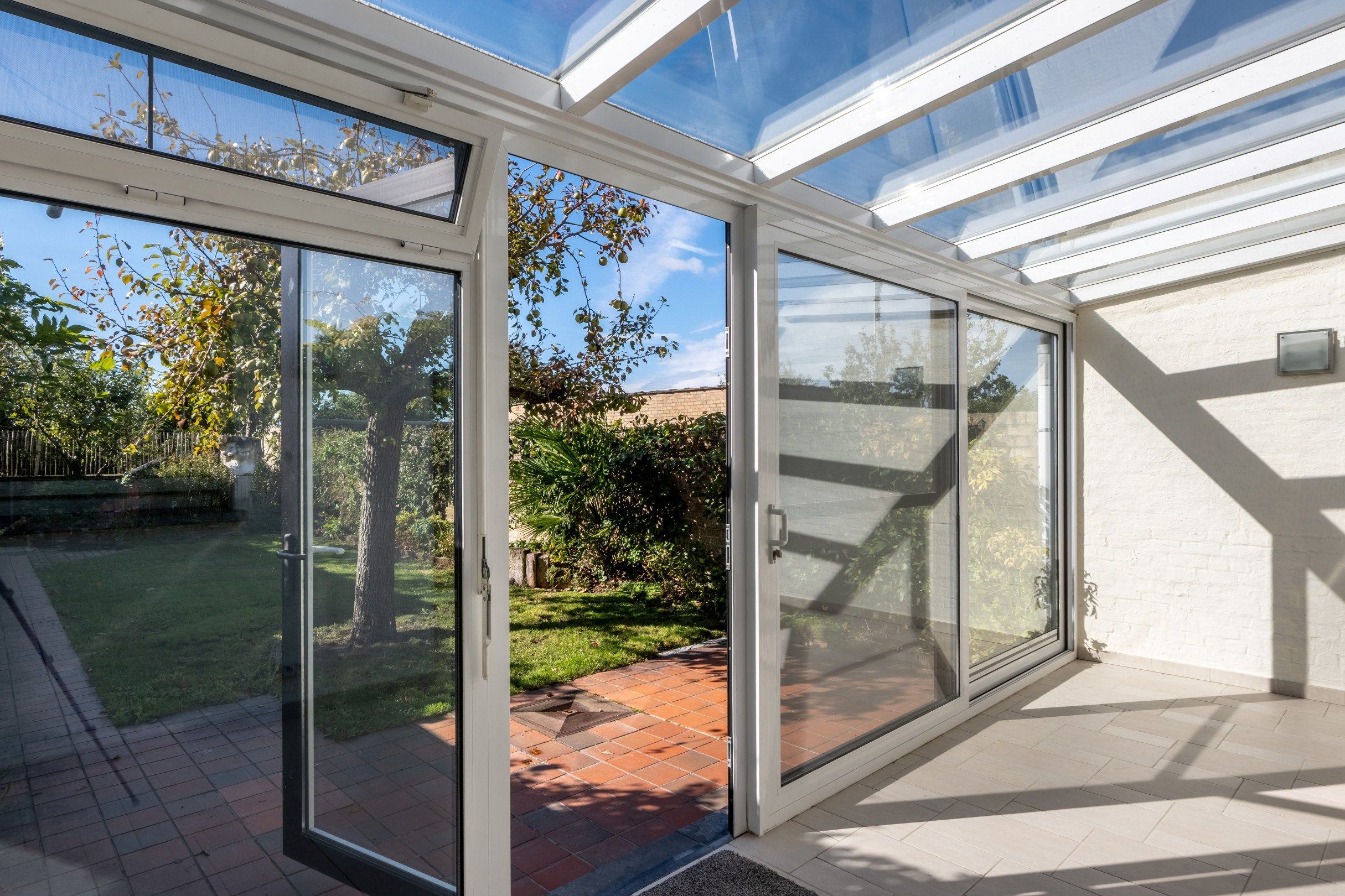 Ruime woning met 3 garages en tuin te Knokke foto 7