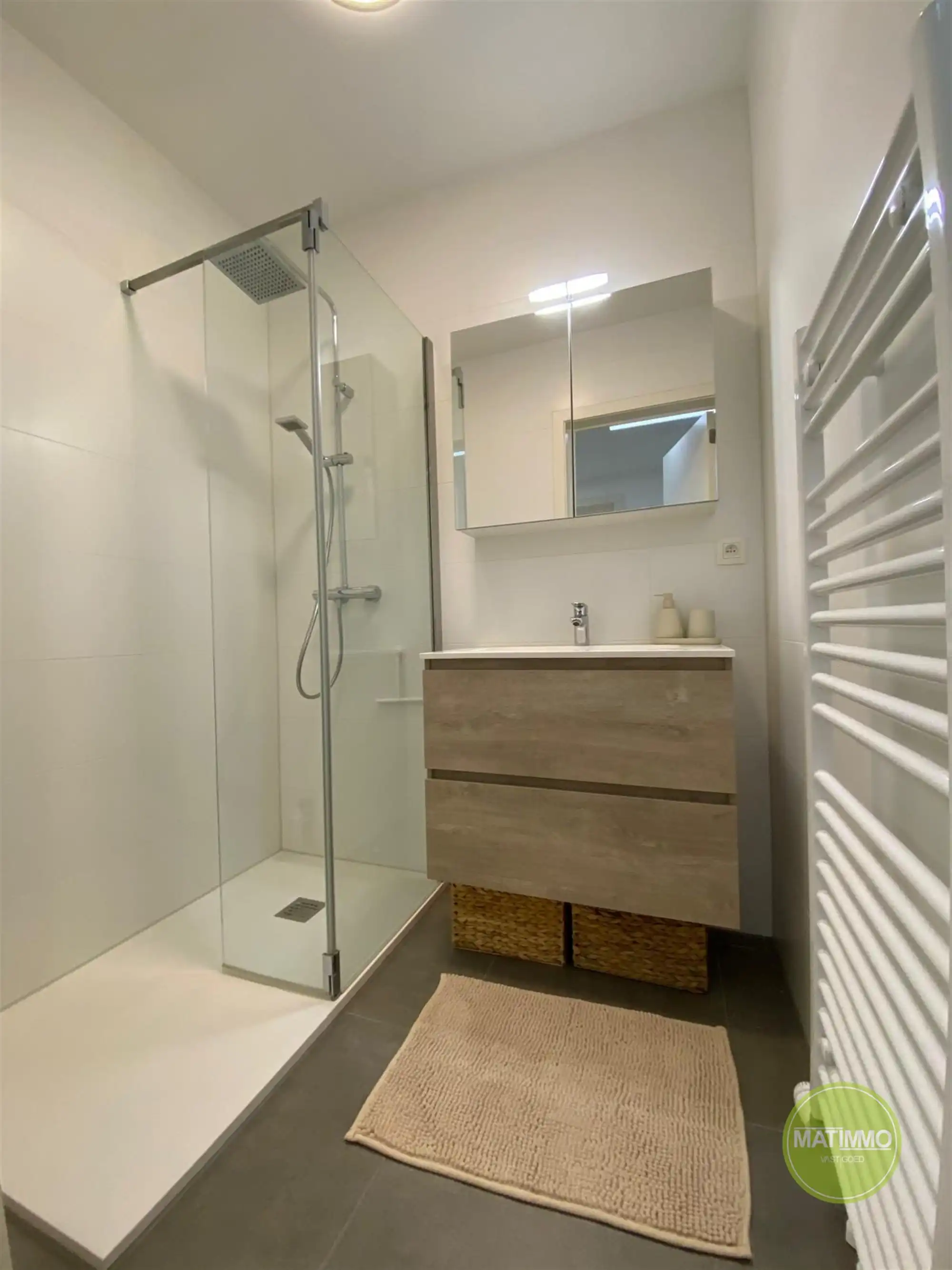 Modern gelijkvloers appartement met 2 slaapkamers in Geel foto 13